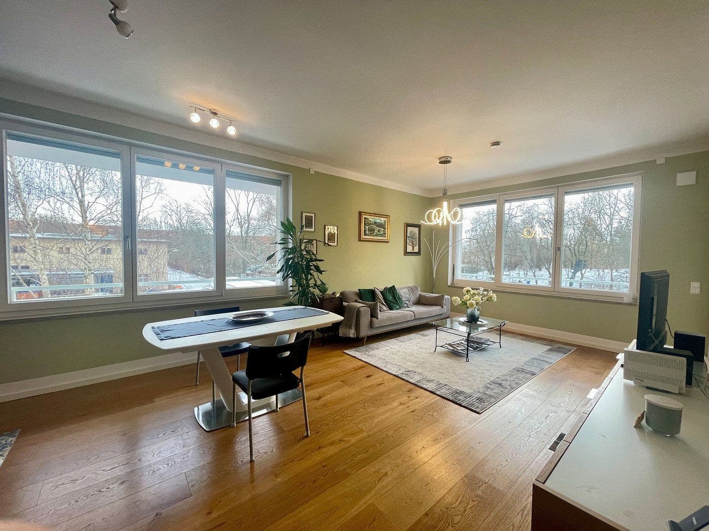 Predaj bytu 4-izbový 120 m², Berlin, Berlín Predaj bytu 4-izbový 120 m², Berlin, Berlín