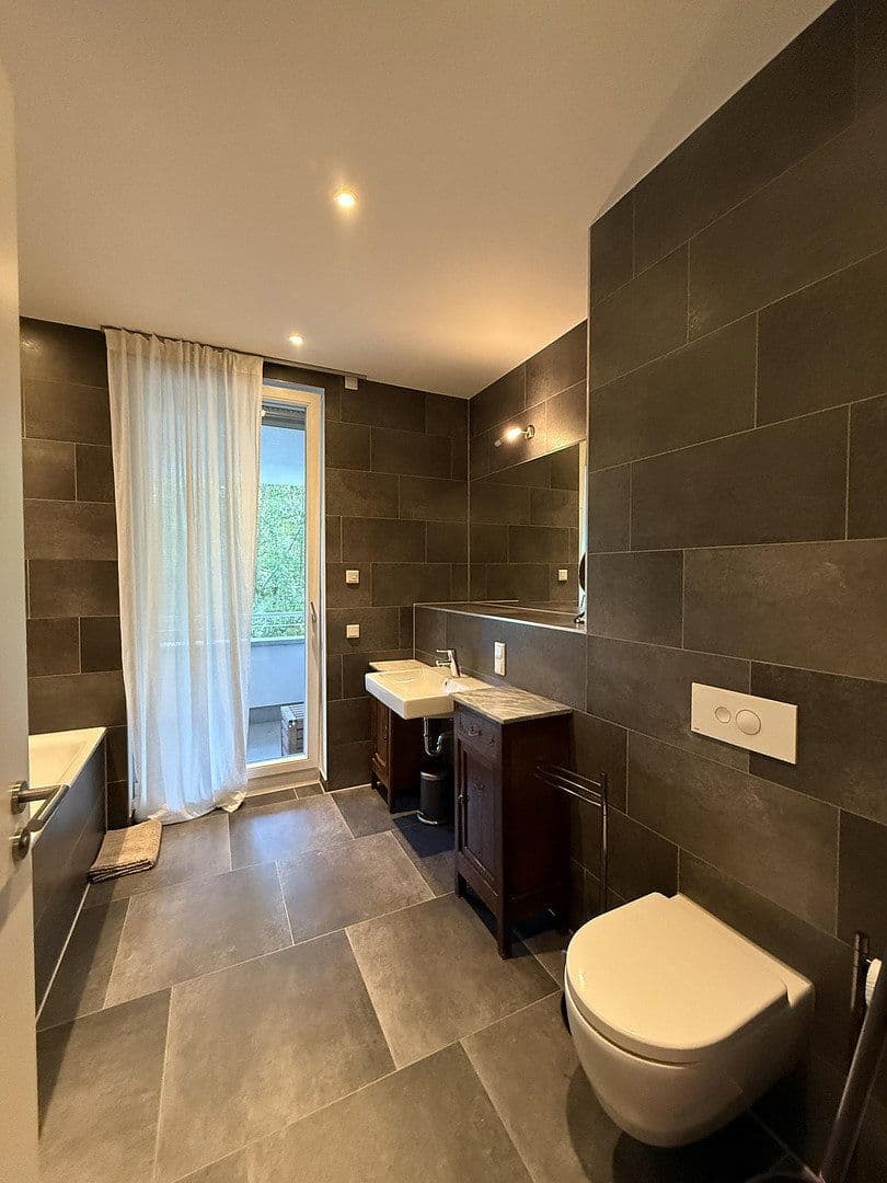 Predaj bytu 4-izbový 120 m², Berlin, Berlín Predaj bytu 4-izbový 120 m², Berlin, Berlín
