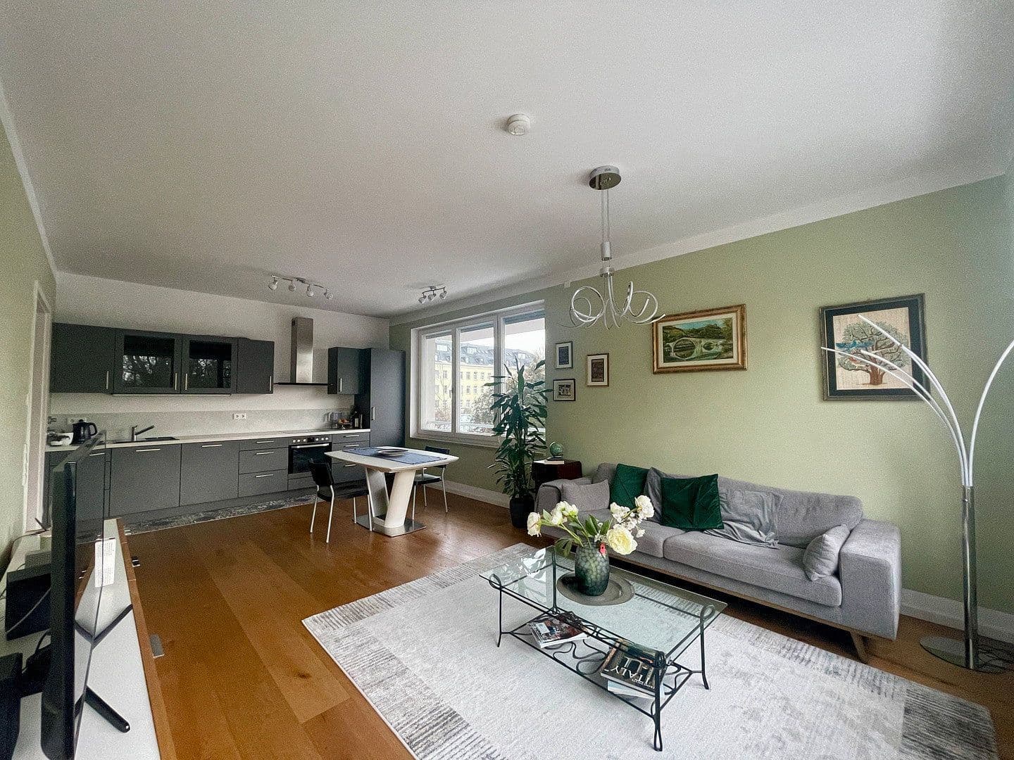 Predaj bytu 4-izbový 120 m², Berlin, Berlín Predaj bytu 4-izbový 120 m², Berlin, Berlín