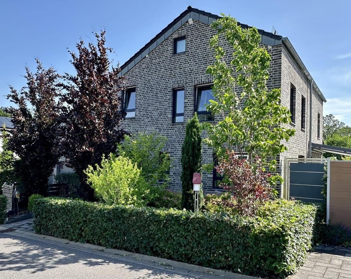 Predaj domu 220 m², pozemok 766 m², Roetgen, Severné Porýnie - Westfálsko Predaj domu 220 m², pozemok 766 m², Roetgen, Severné Porýnie - Westfálsko