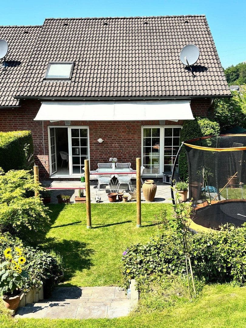 Predaj domu 173 m², pozemek 388 m², Aachen, Severné Porýnie - Westfálsko Predaj domu 173 m², pozemek 388 m², Aachen, Severné Porýnie - Westfálsko