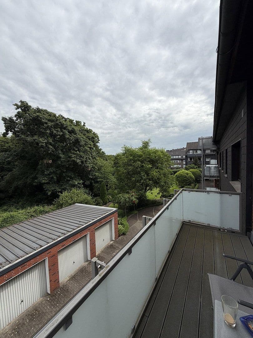 Prenájom bytu 3-izbový 80 m², Teutoburgerstr. 121, Oberhausen, Severné Porýnie - Westfálsko Prenájom bytu 3-izbový 80 m², Teutoburgerstr. 121, Oberhausen, Severné Porýnie - Westfálsko