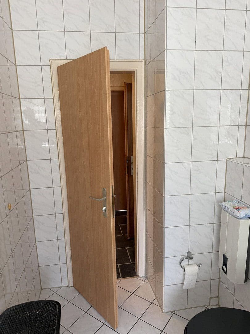 Prenájom bytu 3-izbový 80 m², Teutoburgerstr. 121, Oberhausen, Severné Porýnie - Westfálsko Prenájom bytu 3-izbový 80 m², Teutoburgerstr. 121, Oberhausen, Severné Porýnie - Westfálsko