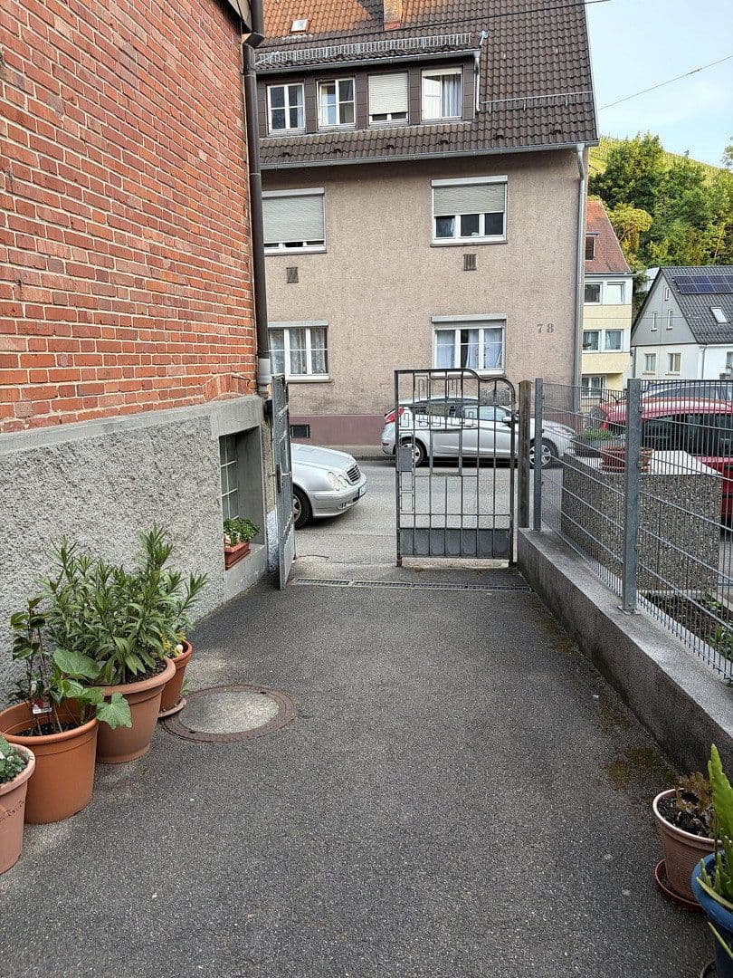Prenájom bytu 2-izbový 60 m², Großglocknerstrasse 73, Stuttgart Untertürkheim, Bádensko-Wurttembersko Prenájom bytu 2-izbový 60 m², Großglocknerstrasse 73, Stuttgart Untertürkheim, Bádensko-Wurttembersko