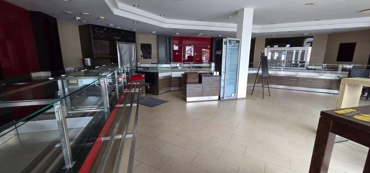 Prenájom nebytového priestoru 160 m², Baden-Baden, Bádensko-Wurttembersko Prenájom nebytového priestoru 160 m², Baden-Baden, Bádensko-Wurttembersko