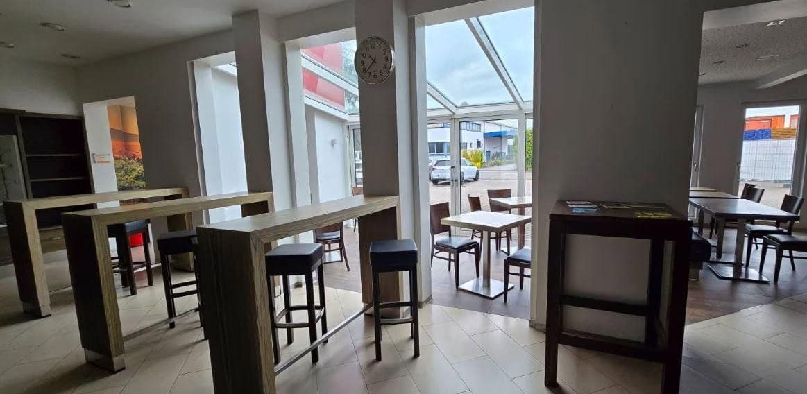 Prenájom nebytového priestoru 160 m², Baden-Baden, Bádensko-Wurttembersko Prenájom nebytového priestoru 160 m², Baden-Baden, Bádensko-Wurttembersko