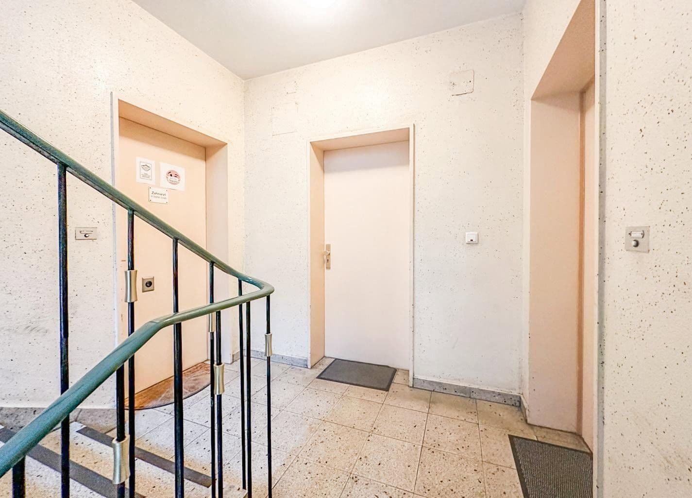 Prenájom bytu 1-izbový 43 m², Neuendorfer Str. 99, Berlin, Berlín Prenájom bytu 1-izbový 43 m², Neuendorfer Str. 99, Berlin, Berlín
