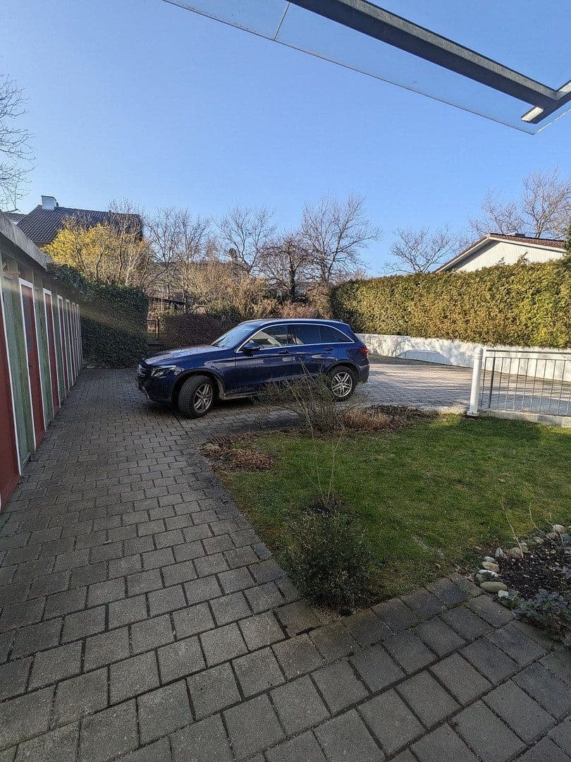 Prenájom bytu 2-izbový 58 m², Germering, Bavorsko Prenájom bytu 2-izbový 58 m², Germering, Bavorsko