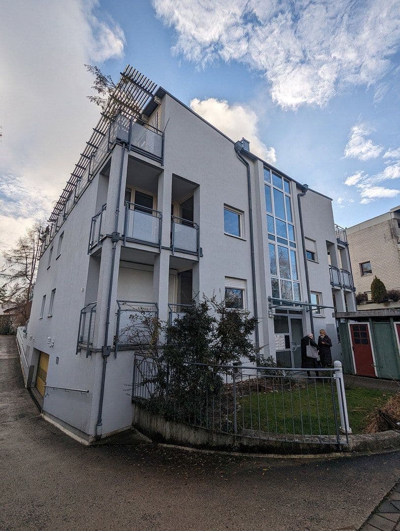 Prenájom bytu 2-izbový 58 m², Germering, Bavorsko Prenájom bytu 2-izbový 58 m², Germering, Bavorsko