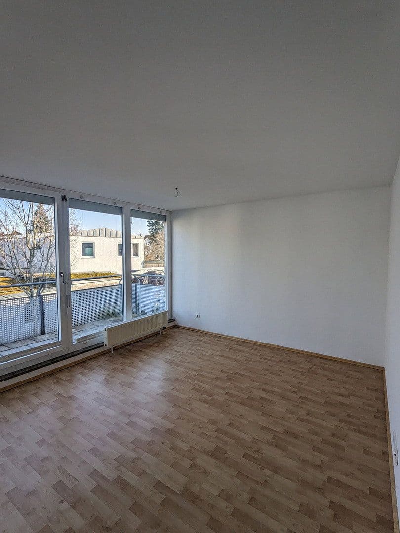 Prenájom bytu 2-izbový 58 m², Germering, Bavorsko Prenájom bytu 2-izbový 58 m², Germering, Bavorsko