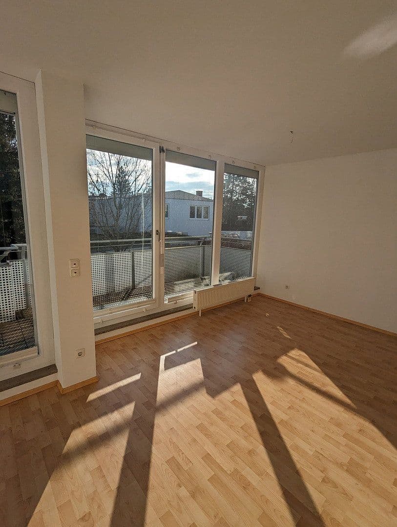 Prenájom bytu 2-izbový 58 m², Germering, Bavorsko Prenájom bytu 2-izbový 58 m², Germering, Bavorsko