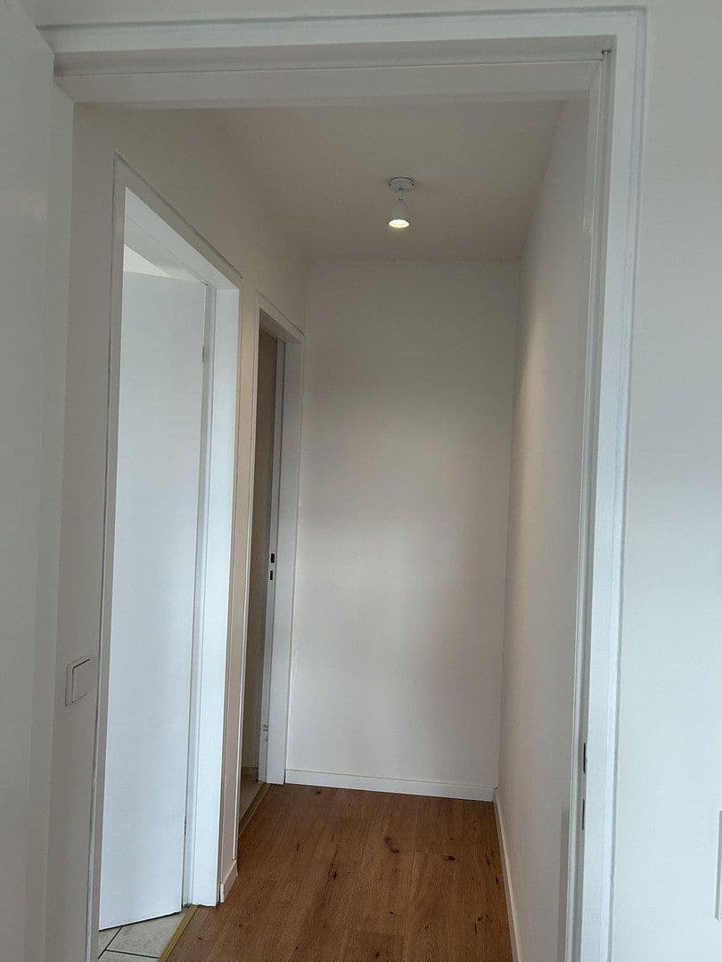 Prenájom bytu 2-izbový 61 m², Esslingen am Neckar, Bádensko-Wurttembersko Prenájom bytu 2-izbový 61 m², Esslingen am Neckar, Bádensko-Wurttembersko