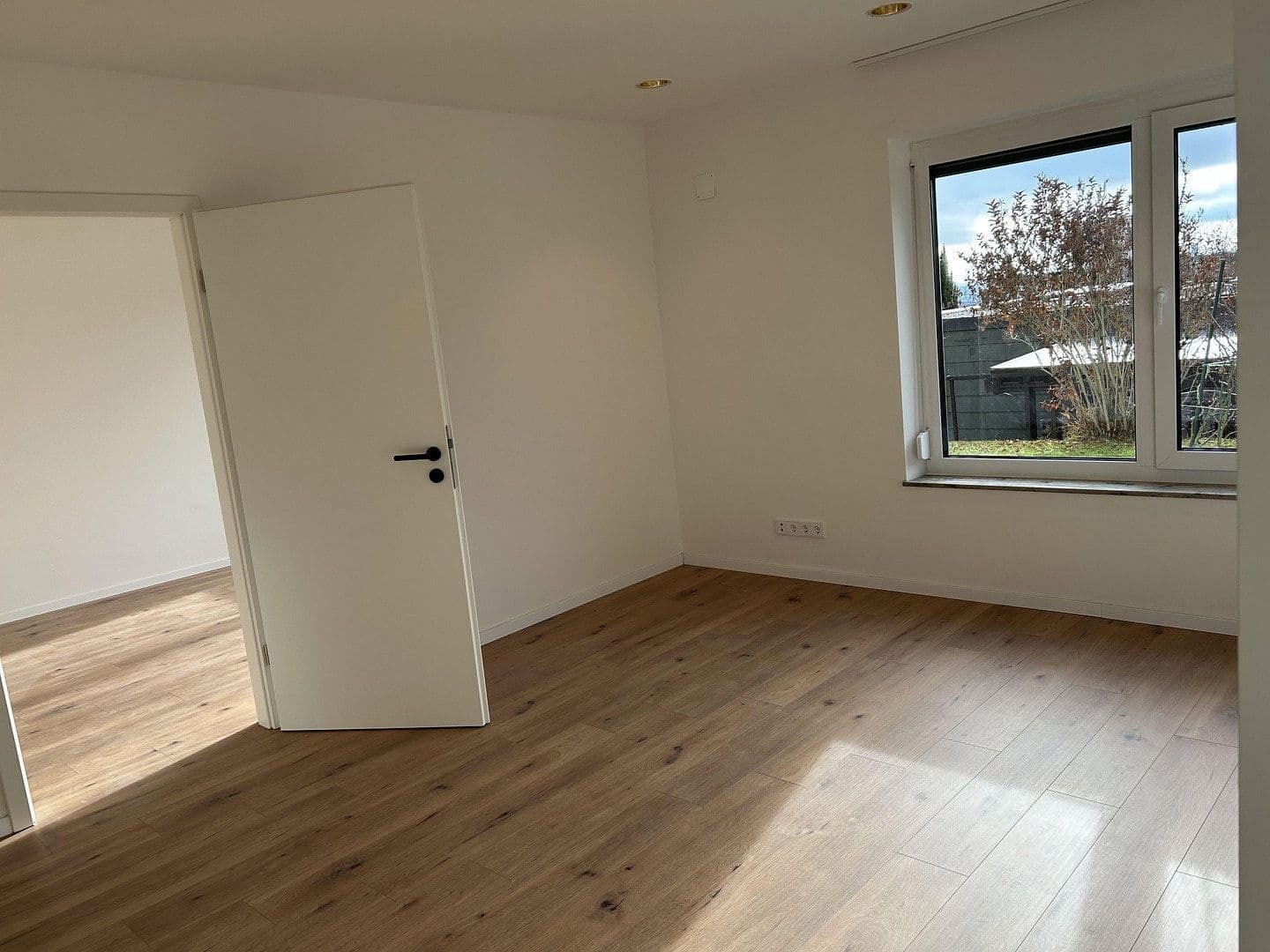 Prenájom bytu 2-izbový 61 m², Esslingen am Neckar, Bádensko-Wurttembersko Prenájom bytu 2-izbový 61 m², Esslingen am Neckar, Bádensko-Wurttembersko