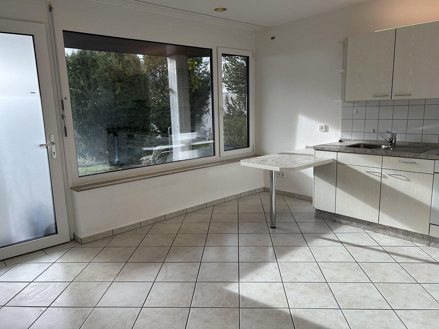 Prenájom bytu 2-izbový 61 m², Esslingen am Neckar, Bádensko-Wurttembersko Prenájom bytu 2-izbový 61 m², Esslingen am Neckar, Bádensko-Wurttembersko