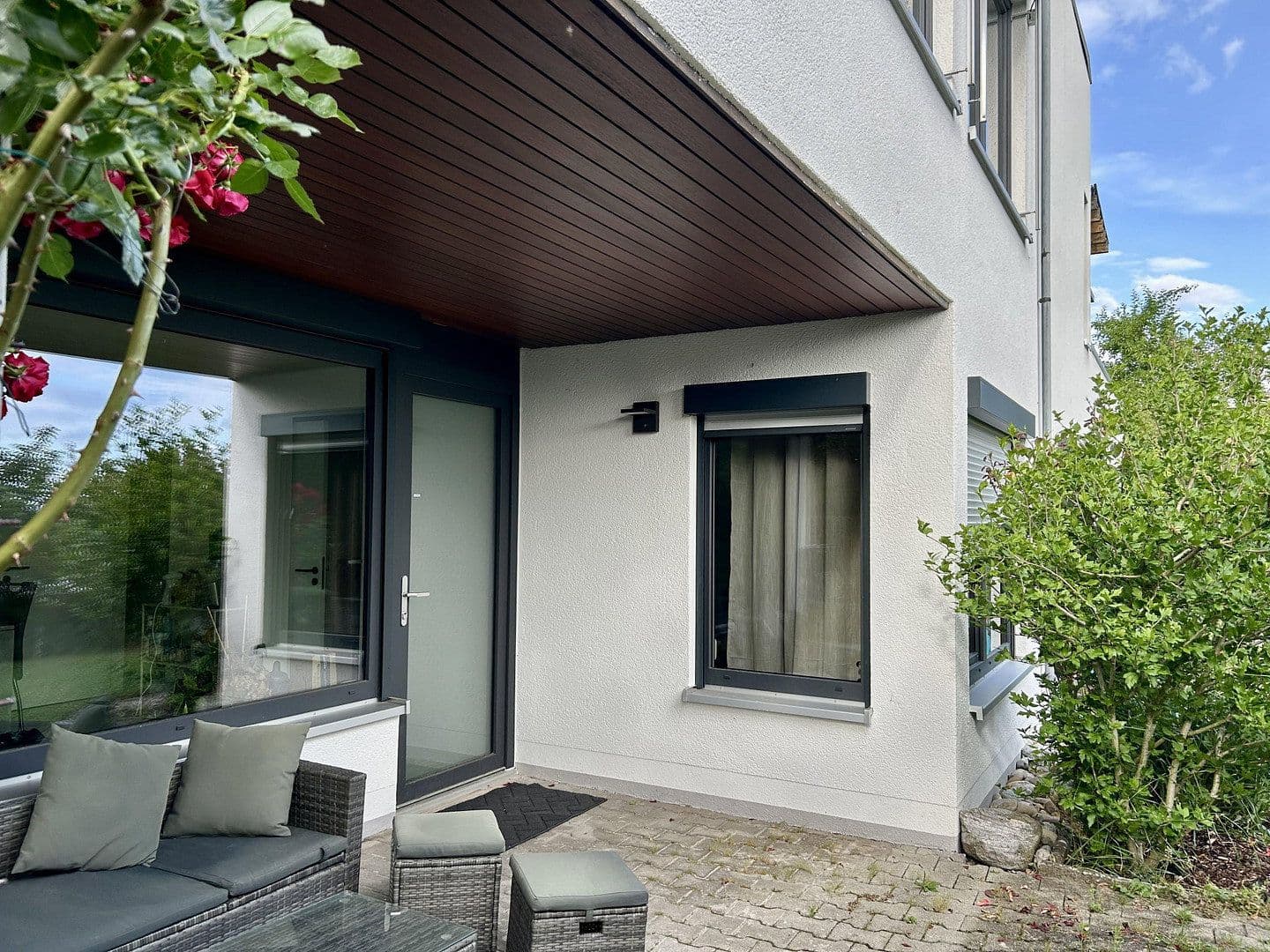Prenájom bytu 2-izbový 61 m², Esslingen am Neckar, Bádensko-Wurttembersko Prenájom bytu 2-izbový 61 m², Esslingen am Neckar, Bádensko-Wurttembersko