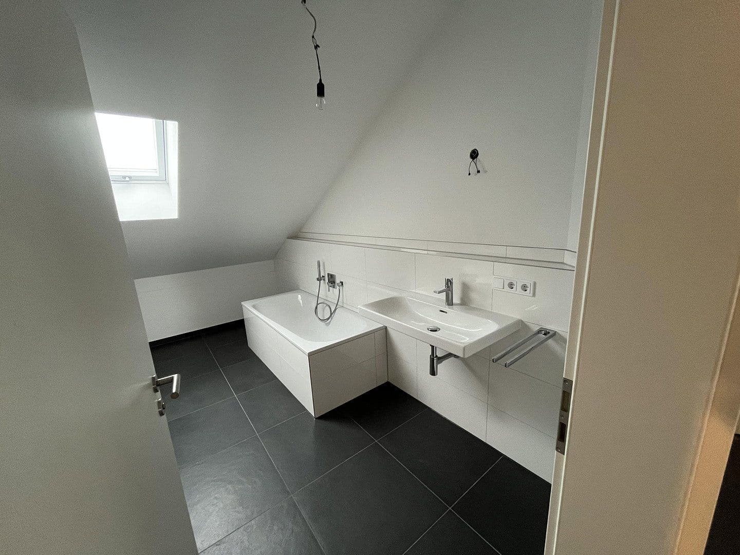 Prenájom bytu 3-izbový 93 m², Graf-Seinsheim-Straße 5, Grünbach (Bockhorn), Bavorsko Prenájom bytu 3-izbový 93 m², Graf-Seinsheim-Straße 5, Grünbach (Bockhorn), Bavorsko