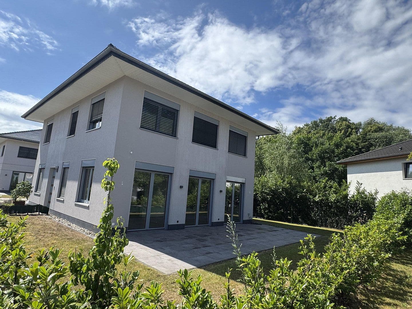 Prenájom bytu 4-izbový 105 m², Berlin, Berlín Prenájom bytu 4-izbový 105 m², Berlin, Berlín