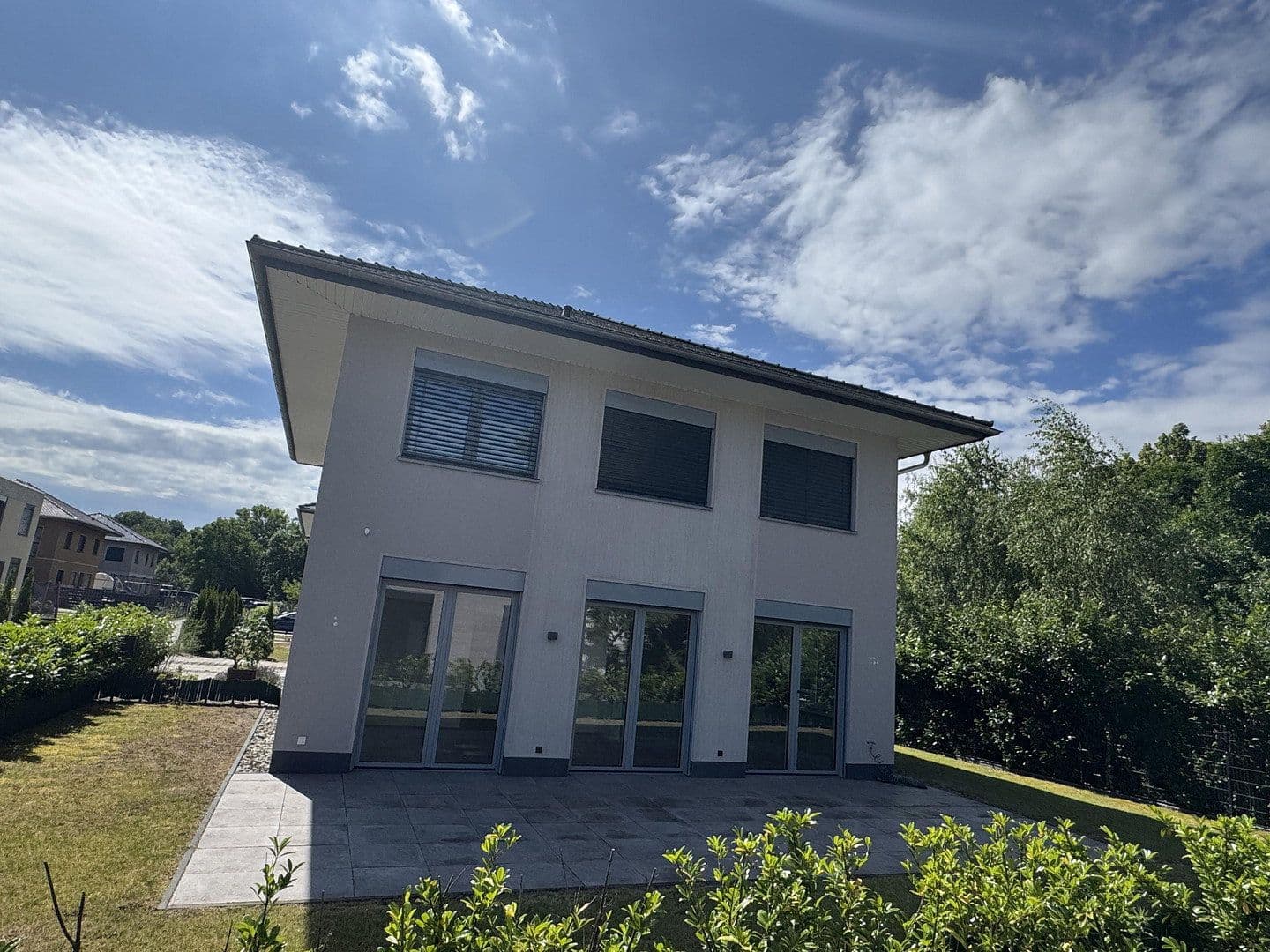 Prenájom bytu 4-izbový 105 m², Berlin, Berlín Prenájom bytu 4-izbový 105 m², Berlin, Berlín