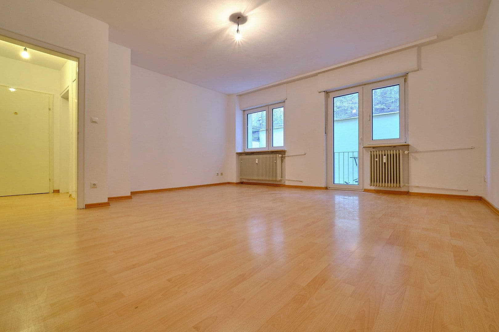 Prenájom bytu 1-izbový 49 m², C3 11, Mannheim, Bádensko-Wurttembersko Prenájom bytu 1-izbový 49 m², C3 11, Mannheim, Bádensko-Wurttembersko