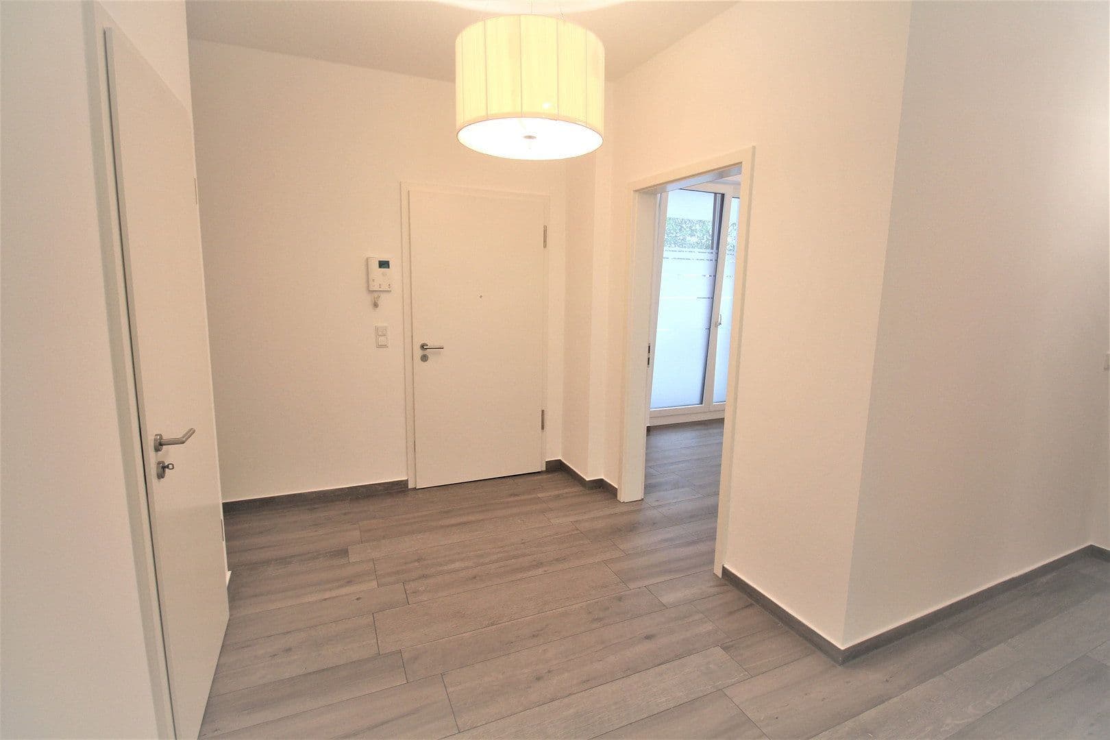 Prenájom bytu 3-izbový 128 m², Contrescarpe 95-97, Bremen, Brémy Prenájom bytu 3-izbový 128 m², Contrescarpe 95-97, Bremen, Brémy