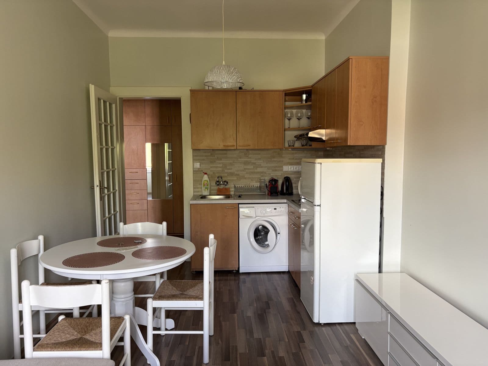 Prenájom bytu 55 m², Čajkovského, Praha, Praha Prenájom bytu 55 m², Čajkovského, Praha, Praha