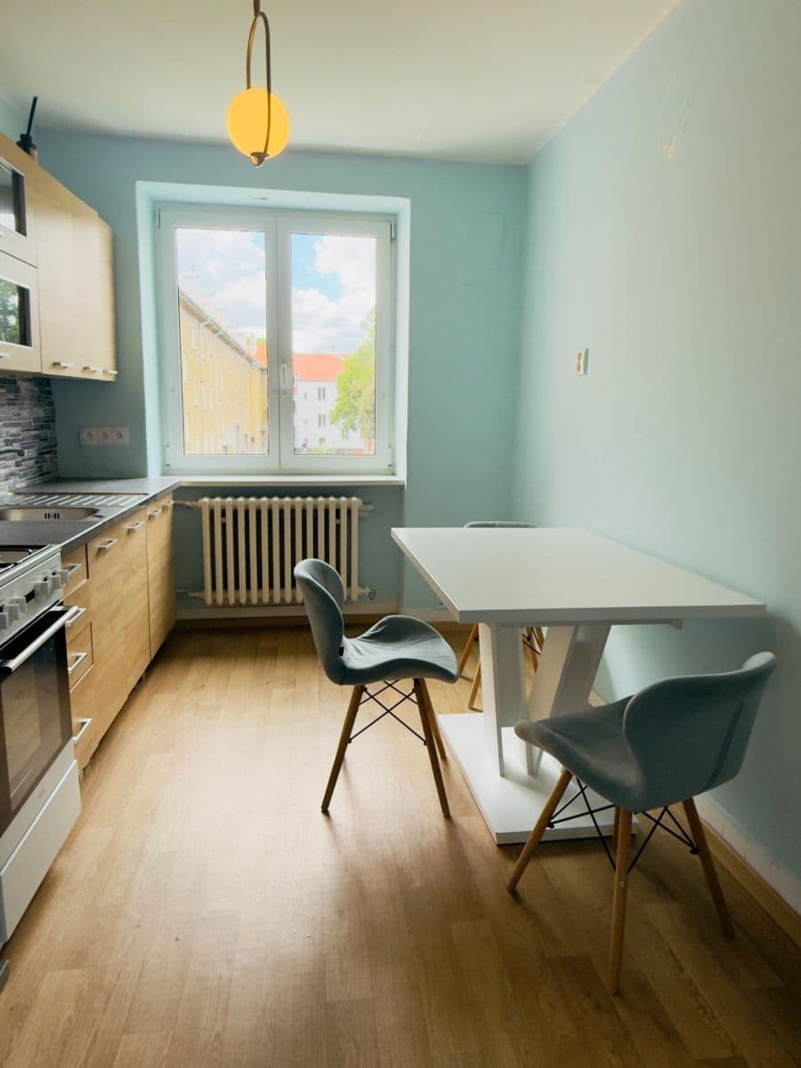 Predaj bytu 2-izbový 65 m², Lipová, Karlovy Vary, Karlovarský kraj Predaj bytu 2-izbový 65 m², Lipová, Karlovy Vary, Karlovarský kraj