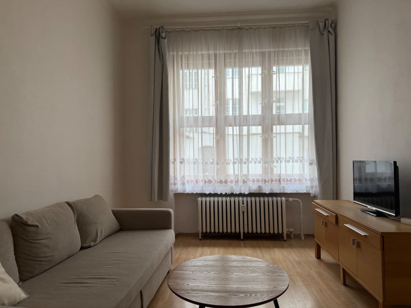Prenájom bytu 2-izbový 40 m², Pobřežní, Praha, Praha Prenájom bytu 2-izbový 40 m², Pobřežní, Praha, Praha