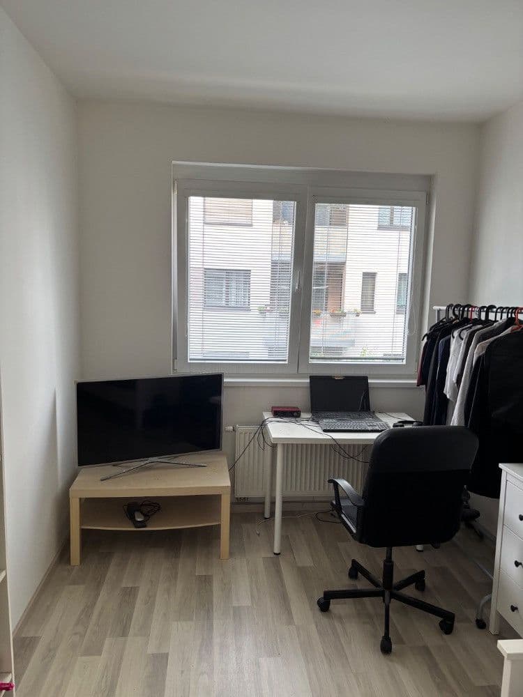 Prenájom bytu 3-izbový 78 m², Saarinenova, Praha, Praha Prenájom bytu 3-izbový 78 m², Saarinenova, Praha, Praha