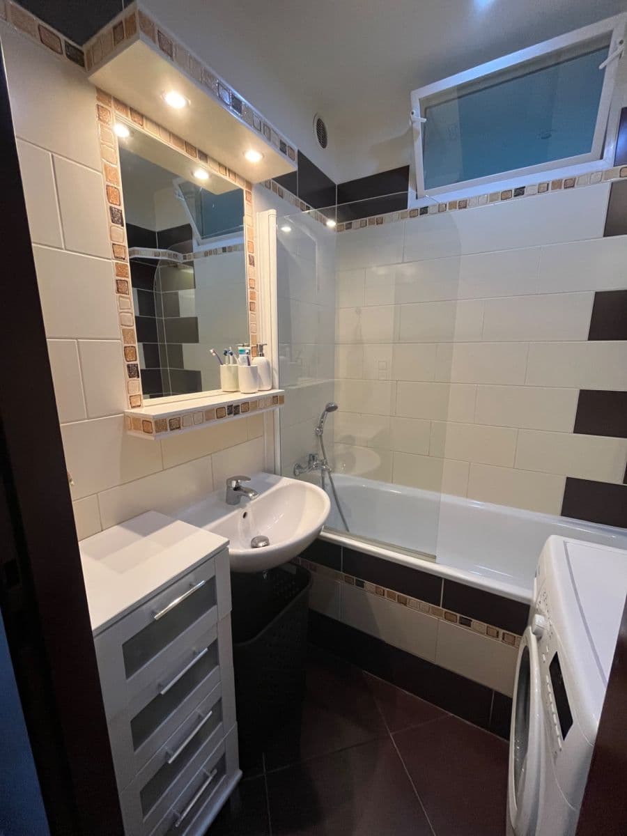 Prenájom bytu 2-izbový 52 m², Bydžovského, Praha, Praha Prenájom bytu 2-izbový 52 m², Bydžovského, Praha, Praha