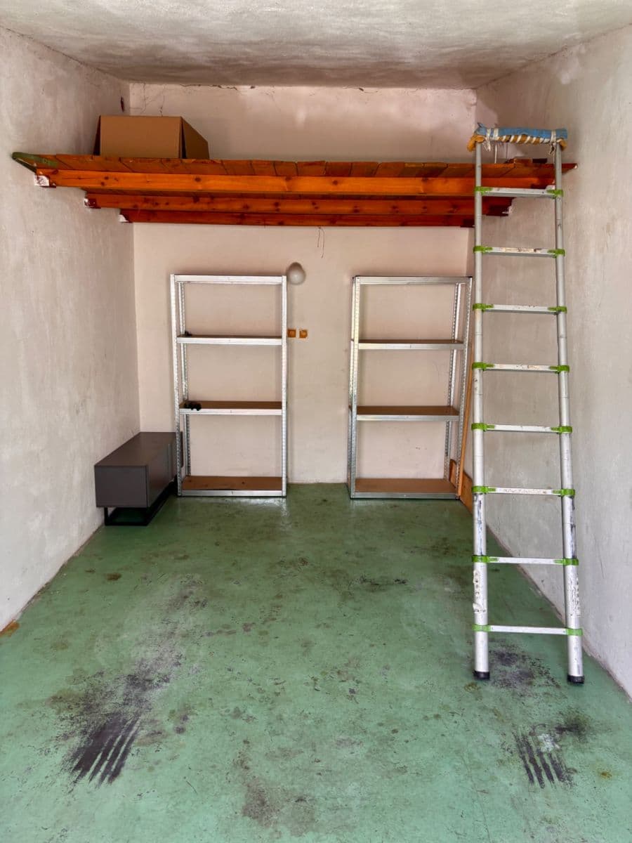 Prenájom garáže 20 m², Tyršova, Třeboň, Jihočeský kraj Prenájom garáže 20 m², Tyršova, Třeboň, Jihočeský kraj