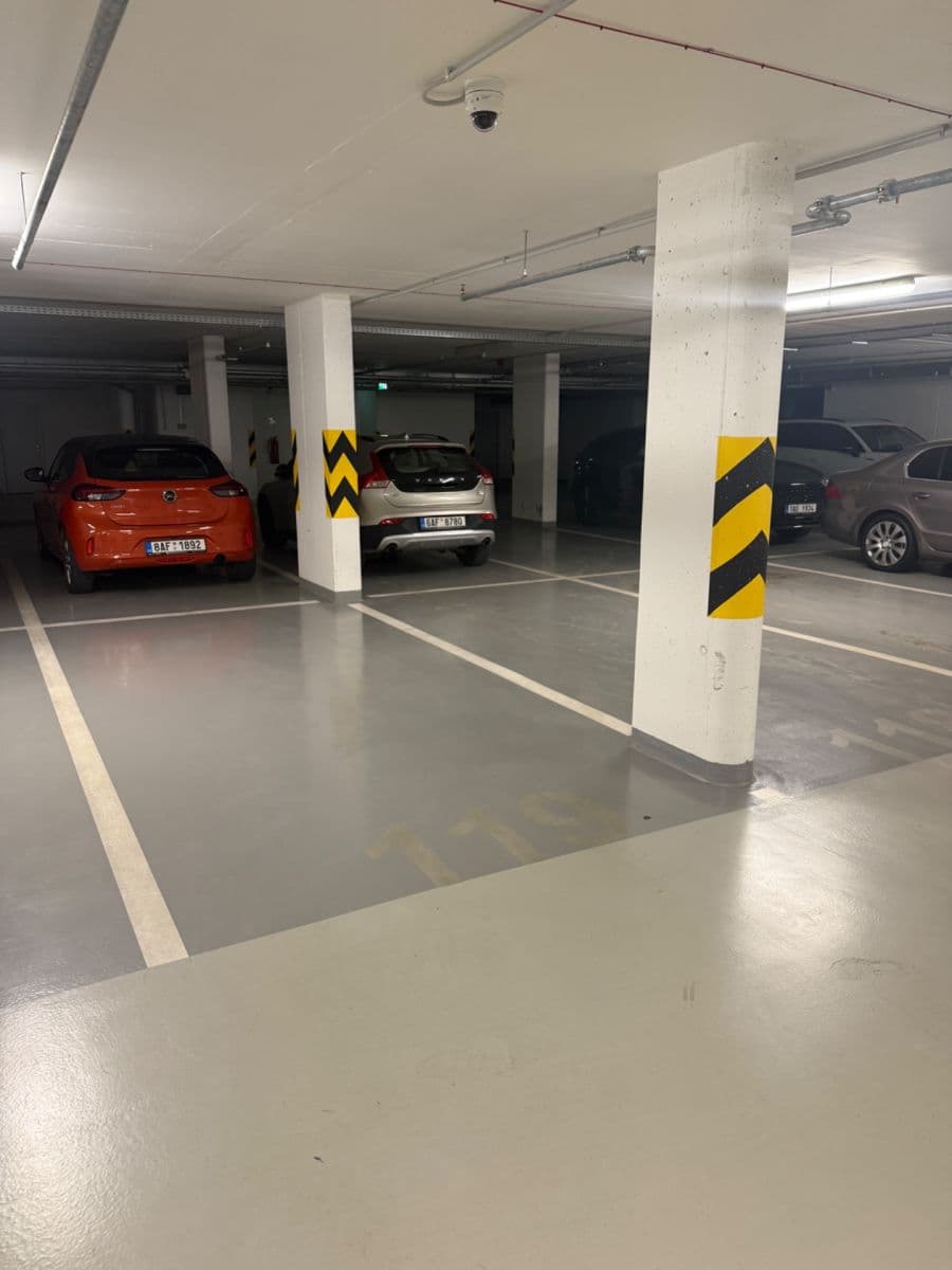 Prenájom garáže 12 m², Breitfeldova, Praha, Praha Prenájom garáže 12 m², Breitfeldova, Praha, Praha