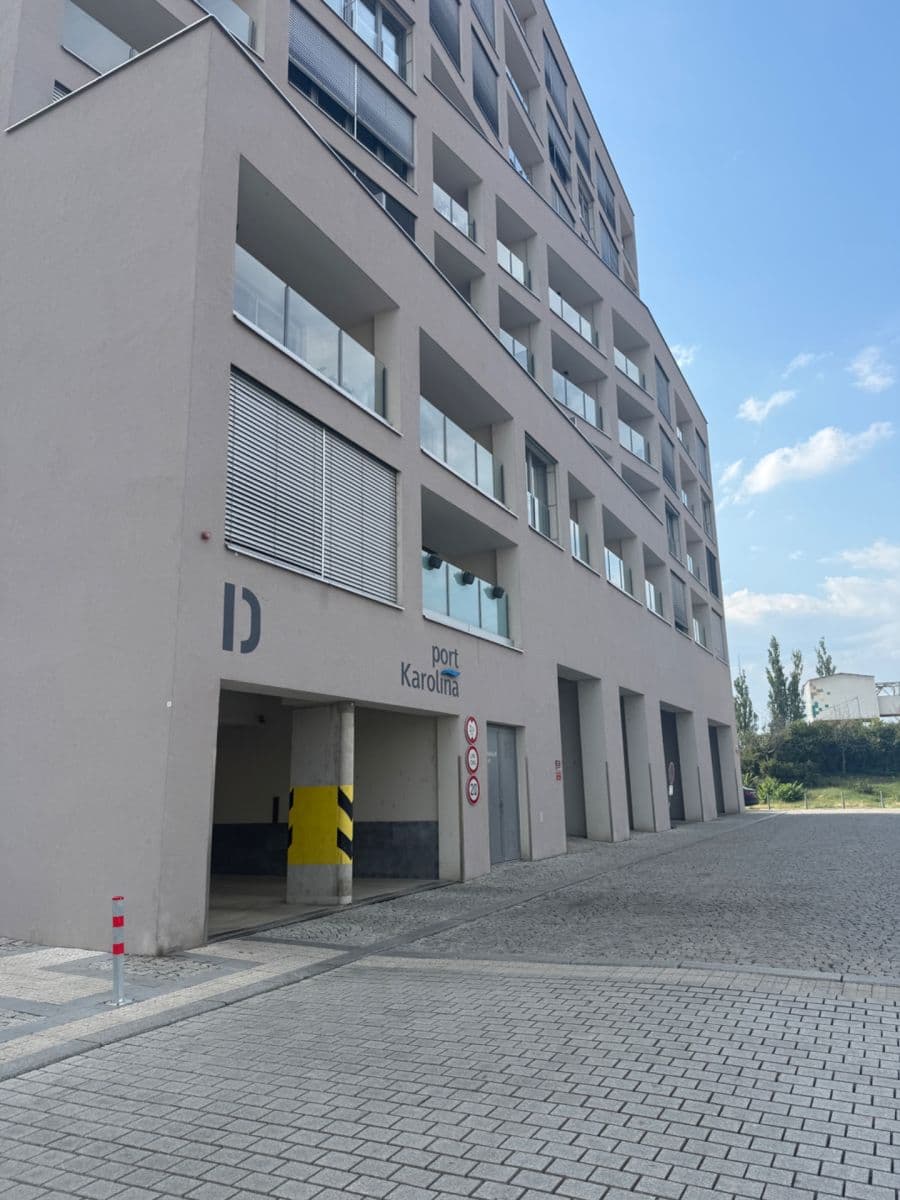 Prenájom garáže 12 m², Breitfeldova, Praha, Praha Prenájom garáže 12 m², Breitfeldova, Praha, Praha