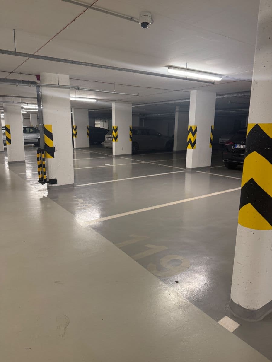 Prenájom garáže 12 m², Breitfeldova, Praha, Praha Prenájom garáže 12 m², Breitfeldova, Praha, Praha