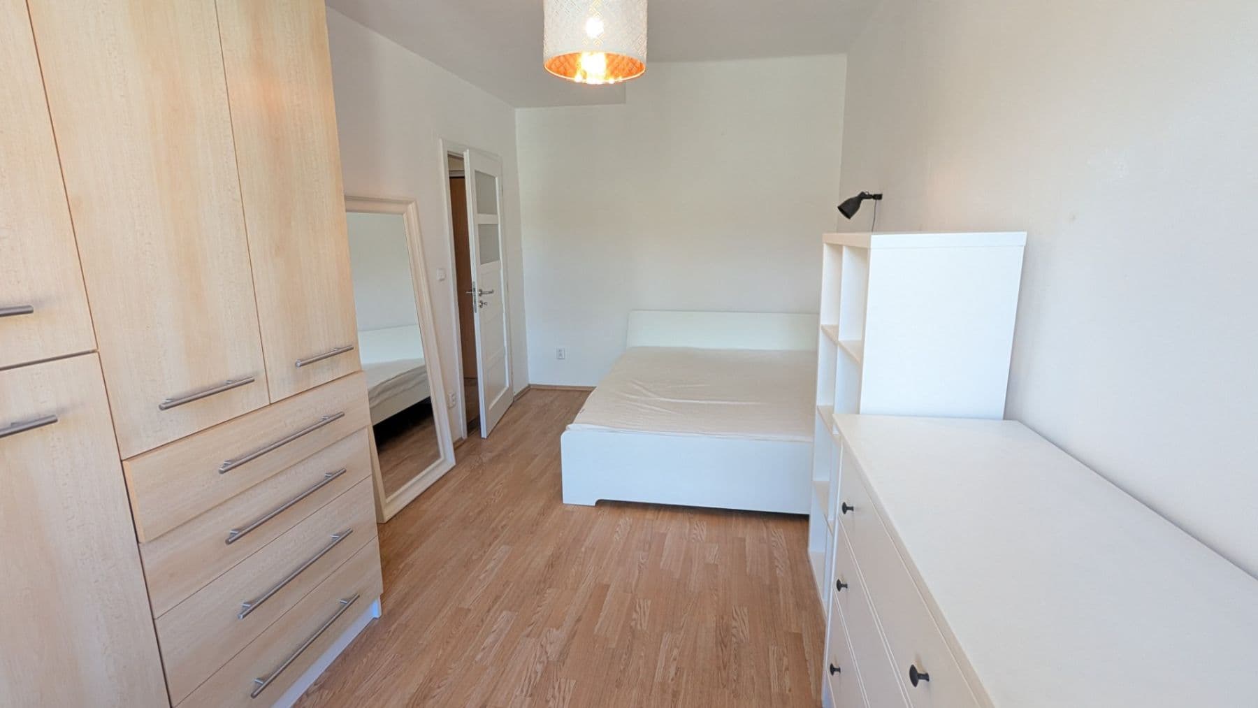 Prenájom bytu 1-izbový 36 m², Žerotínova, Praha, Praha Prenájom bytu 1-izbový 36 m², Žerotínova, Praha, Praha