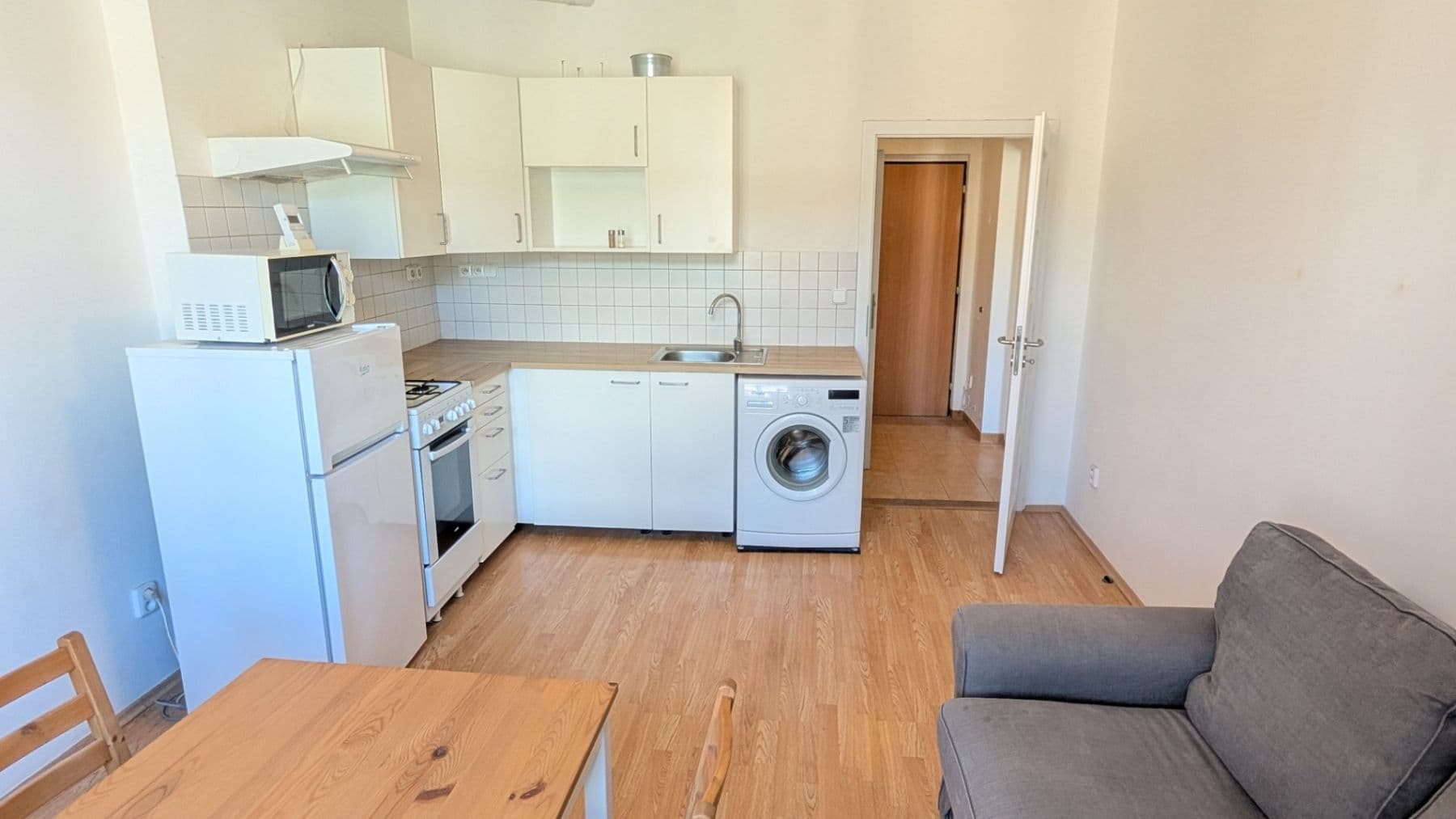 Prenájom bytu 1-izbový 36 m², Žerotínova, Praha, Praha Prenájom bytu 1-izbový 36 m², Žerotínova, Praha, Praha