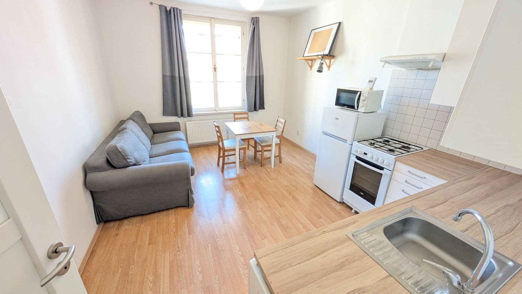 Prenájom bytu 1-izbový 36 m², Žerotínova, Praha, Praha Prenájom bytu 1-izbový 36 m², Žerotínova, Praha, Praha