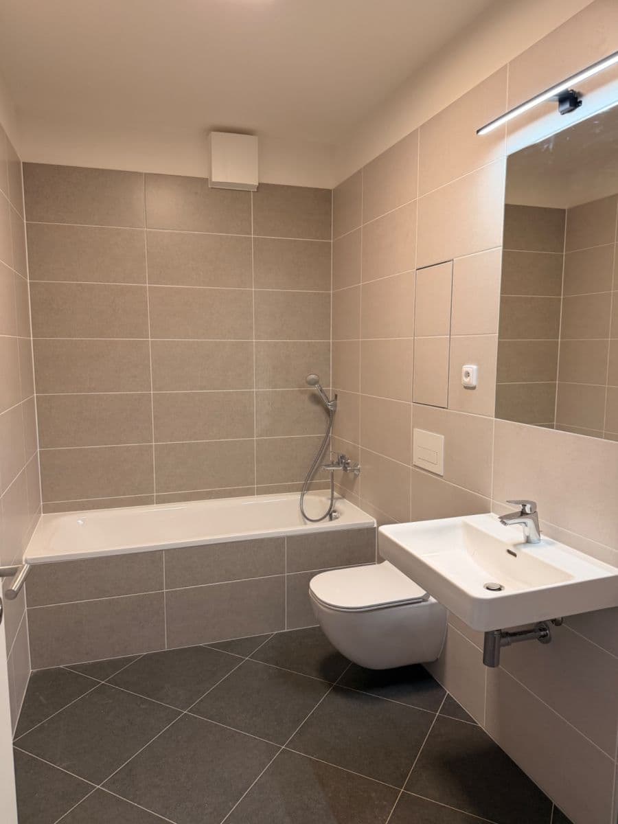 Prenájom bytu 2-izbový 45 m², Pod Harfou, Praha, Praha Prenájom bytu 2-izbový 45 m², Pod Harfou, Praha, Praha