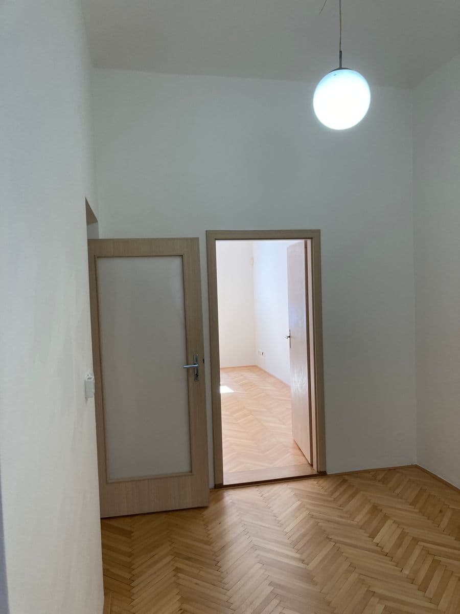 Prenájom bytu 3-izbový 64 m², Víta Nejedlého, Praha, Praha Prenájom bytu 3-izbový 64 m², Víta Nejedlého, Praha, Praha