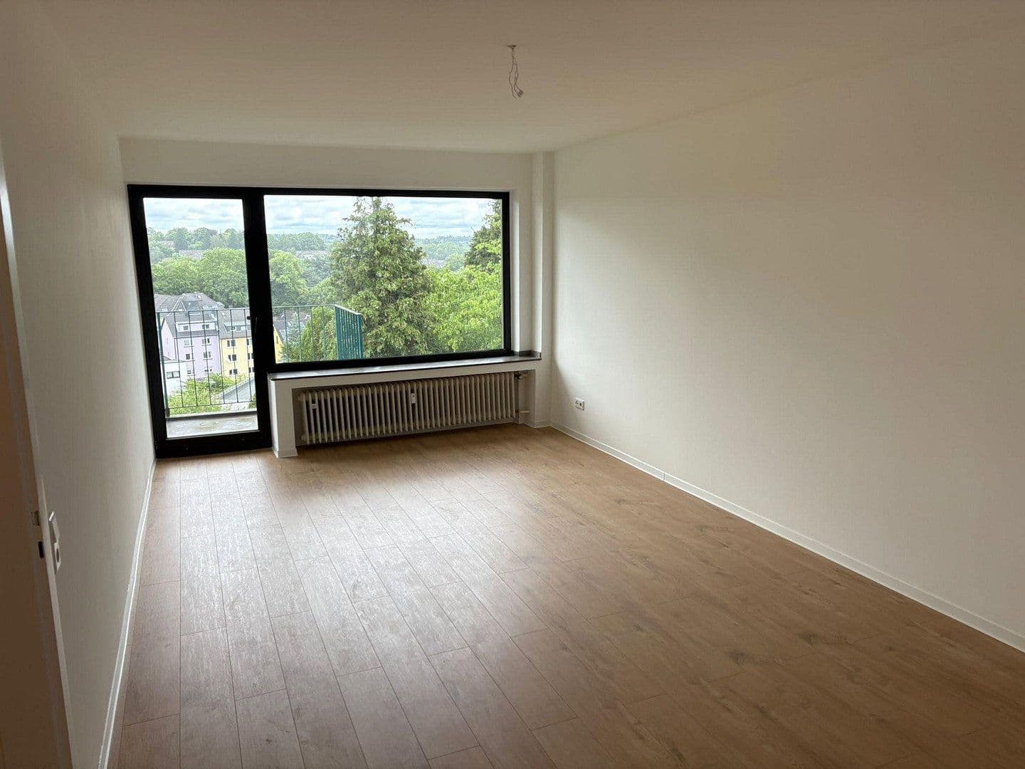 Prenájom bytu 2-izbový 65 m², Unter St. Clemens 28, Solingen, Severné Porýnie - Westfálsko Prenájom bytu 2-izbový 65 m², Unter St. Clemens 28, Solingen, Severné Porýnie - Westfálsko
