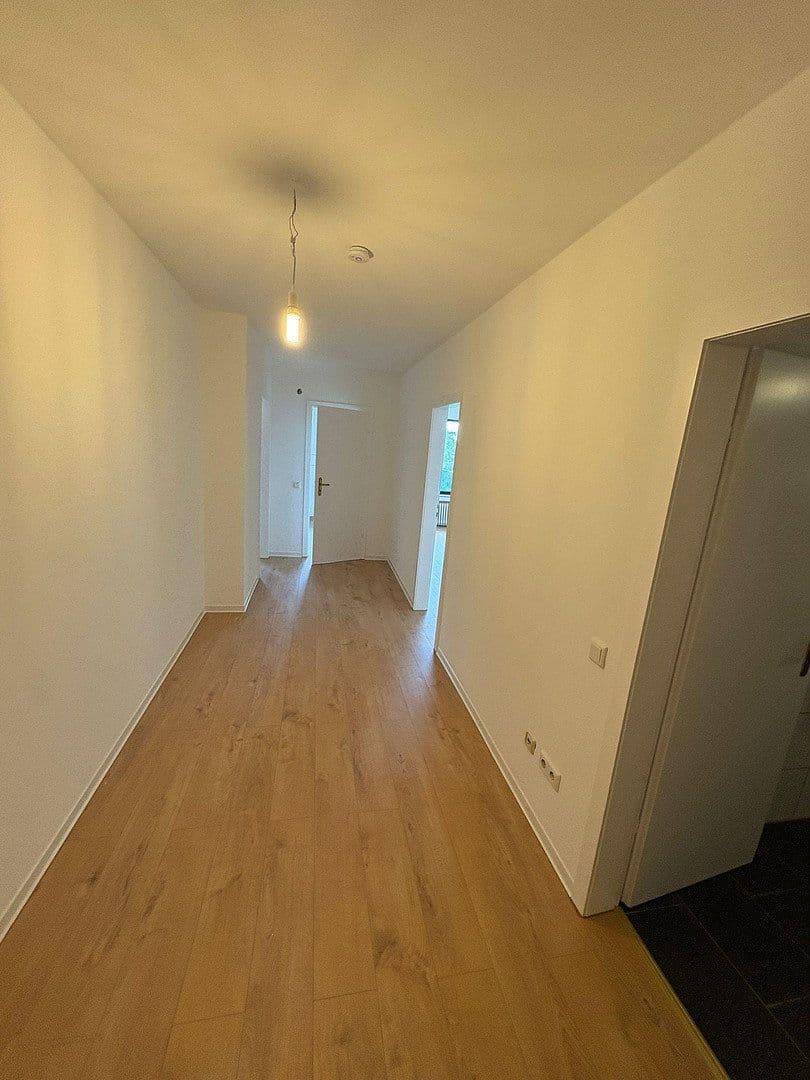 Prenájom bytu 2-izbový 65 m², Unter St. Clemens 28, Solingen, Severné Porýnie - Westfálsko Prenájom bytu 2-izbový 65 m², Unter St. Clemens 28, Solingen, Severné Porýnie - Westfálsko