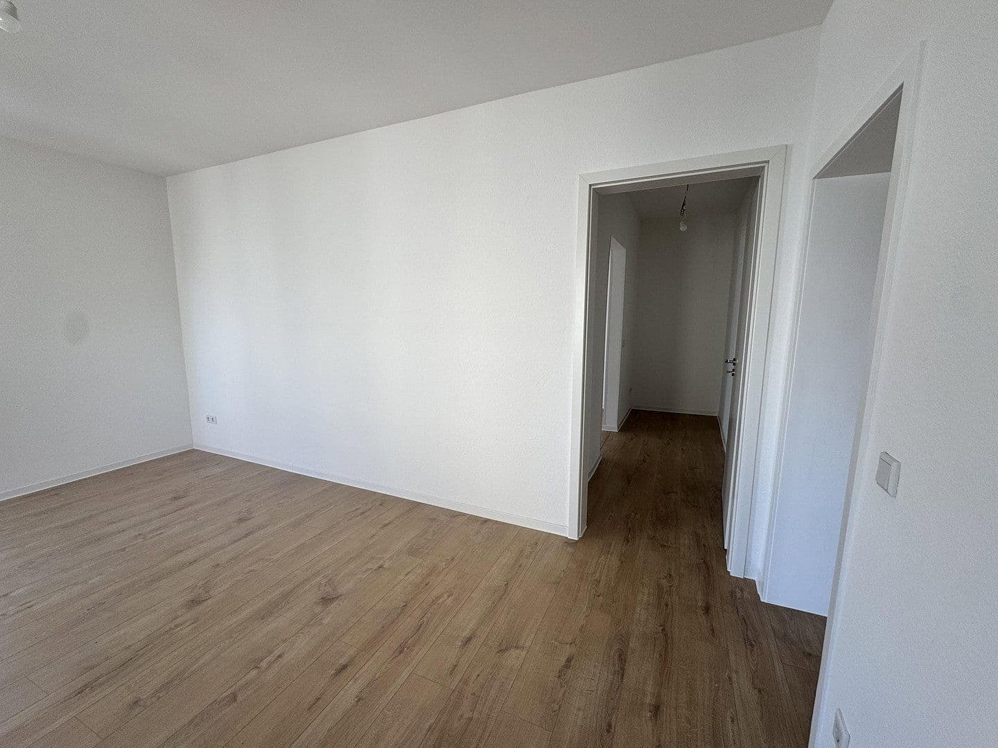 Prenájom bytu 2-izbový 55 m², Lützenkirchener Str. 214, Leverkusen, Severné Porýnie - Westfálsko Prenájom bytu 2-izbový 55 m², Lützenkirchener Str. 214, Leverkusen, Severné Porýnie - Westfálsko