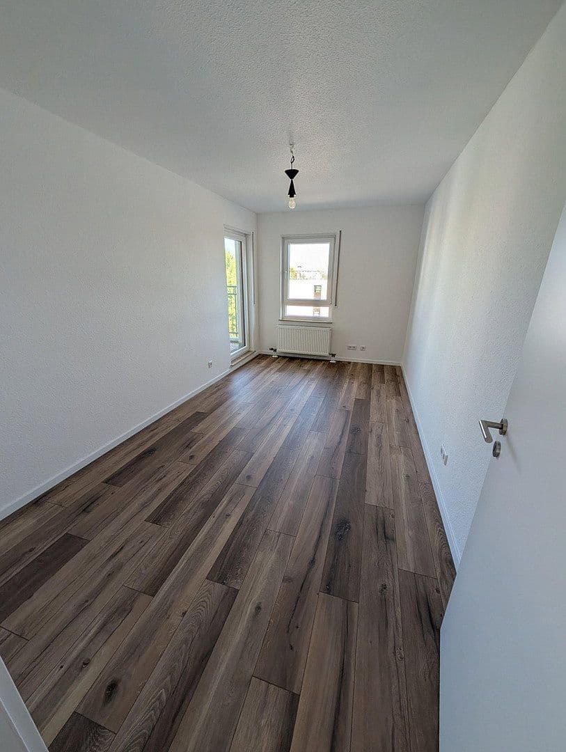 Prenájom bytu 4-izbový 89 m², Windmühlstraße 2-4, Mannheim, Bádensko-Wurttembersko Prenájom bytu 4-izbový 89 m², Windmühlstraße 2-4, Mannheim, Bádensko-Wurttembersko
