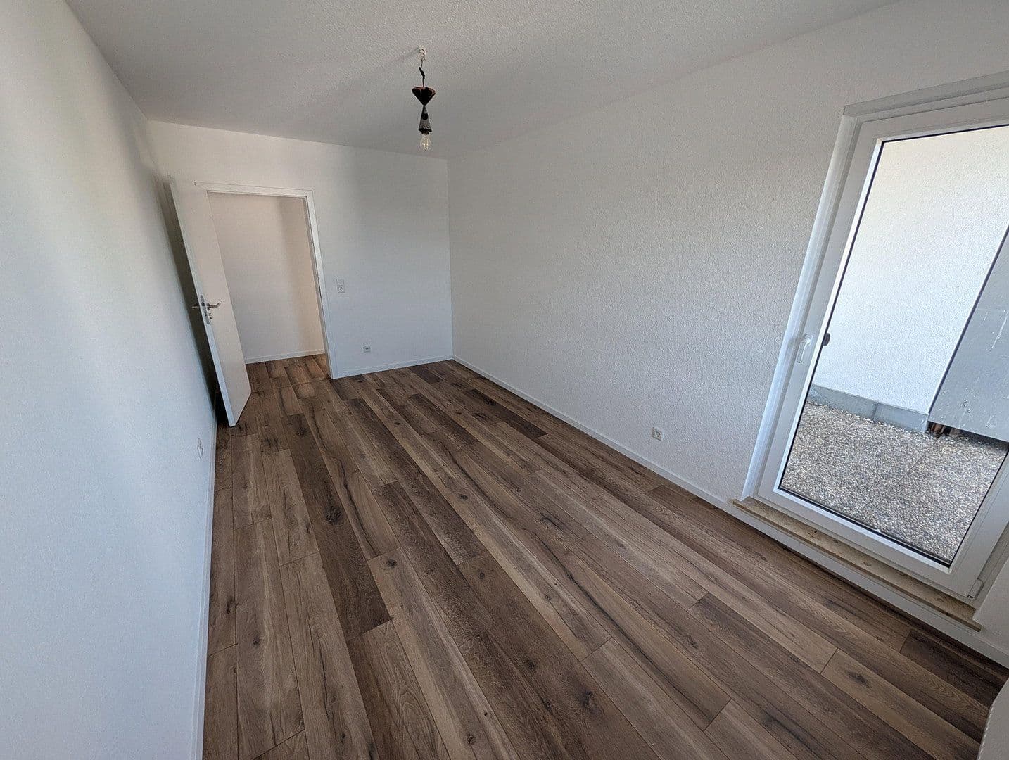 Prenájom bytu 4-izbový 89 m², Windmühlstraße 2-4, Mannheim, Bádensko-Wurttembersko Prenájom bytu 4-izbový 89 m², Windmühlstraße 2-4, Mannheim, Bádensko-Wurttembersko