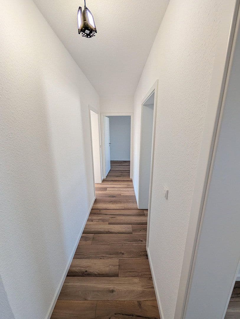 Prenájom bytu 4-izbový 89 m², Windmühlstraße 2-4, Mannheim, Bádensko-Wurttembersko Prenájom bytu 4-izbový 89 m², Windmühlstraße 2-4, Mannheim, Bádensko-Wurttembersko
