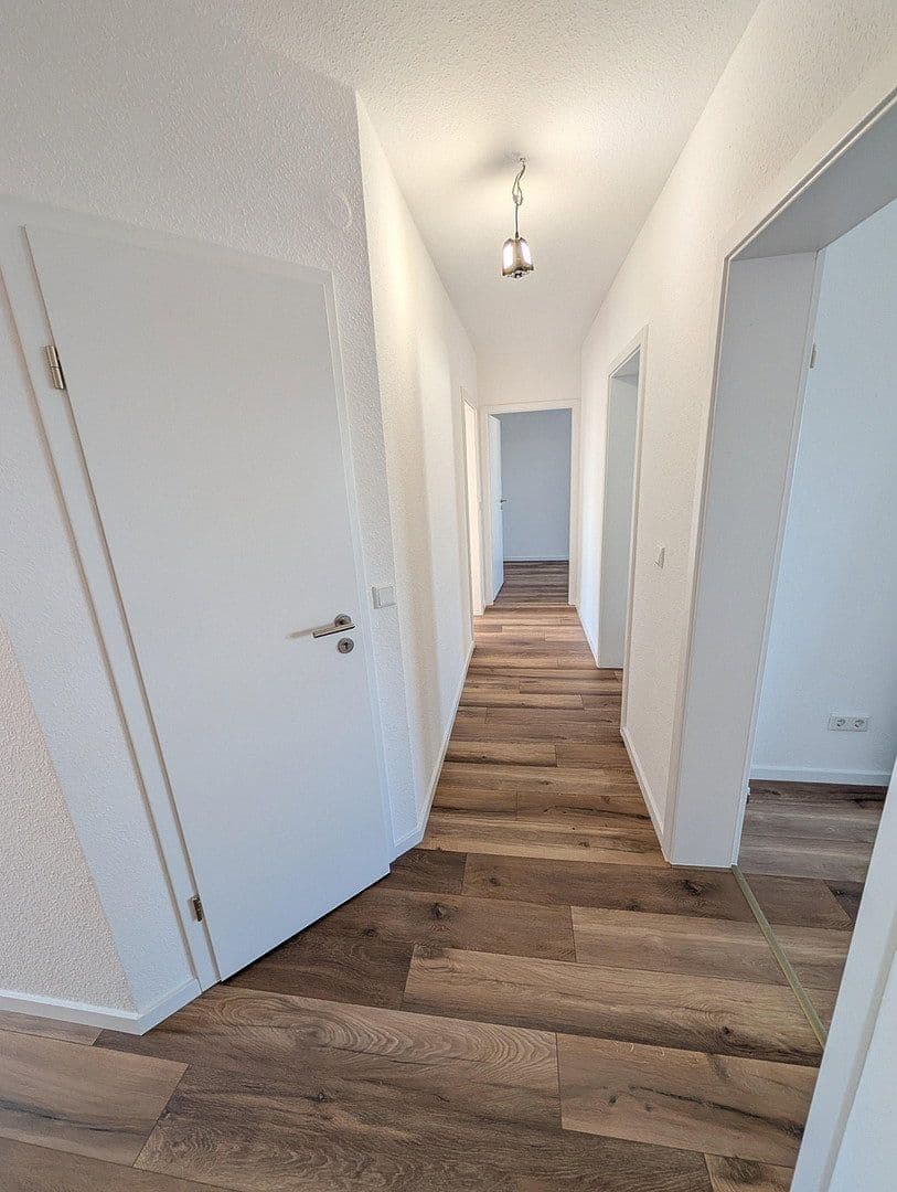 Prenájom bytu 4-izbový 89 m², Windmühlstraße 2-4, Mannheim, Bádensko-Wurttembersko Prenájom bytu 4-izbový 89 m², Windmühlstraße 2-4, Mannheim, Bádensko-Wurttembersko