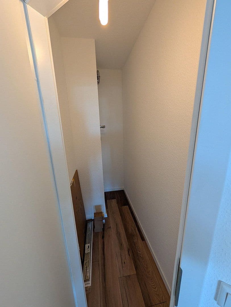 Prenájom bytu 4-izbový 89 m², Windmühlstraße 2-4, Mannheim, Bádensko-Wurttembersko Prenájom bytu 4-izbový 89 m², Windmühlstraße 2-4, Mannheim, Bádensko-Wurttembersko