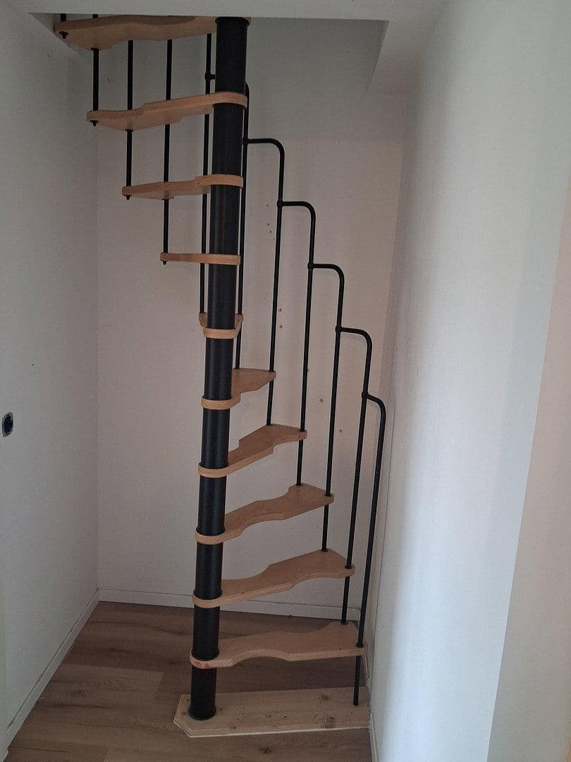 Prenájom bytu 4-izbový 90 m², Bergstraße 12, Drebach, Sasko Prenájom bytu 4-izbový 90 m², Bergstraße 12, Drebach, Sasko