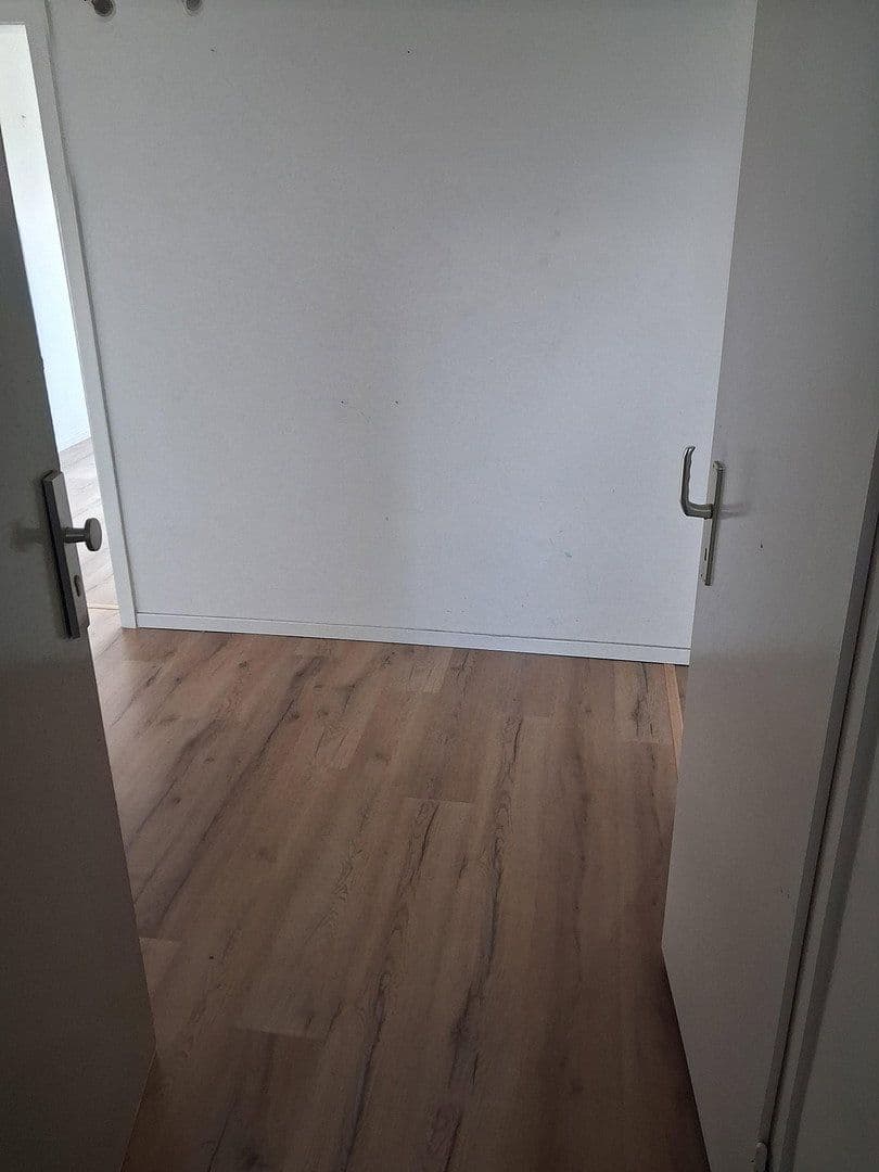 Prenájom bytu 4-izbový 90 m², Bergstraße 12, Drebach, Sasko Prenájom bytu 4-izbový 90 m², Bergstraße 12, Drebach, Sasko