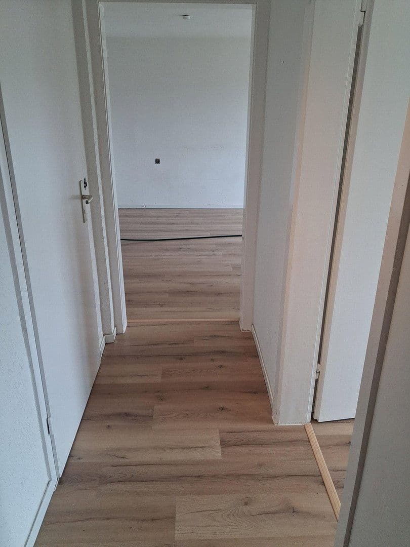 Prenájom bytu 4-izbový 90 m², Bergstraße 12, Drebach, Sasko Prenájom bytu 4-izbový 90 m², Bergstraße 12, Drebach, Sasko