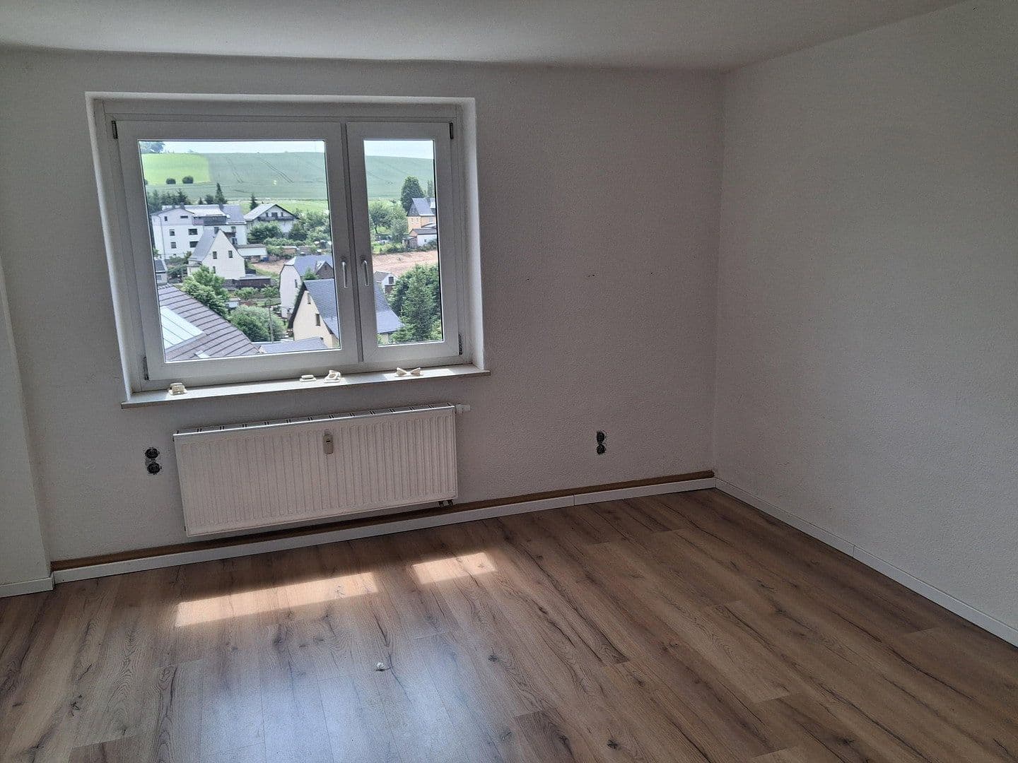 Prenájom bytu 4-izbový 90 m², Bergstraße 12, Drebach, Sasko Prenájom bytu 4-izbový 90 m², Bergstraße 12, Drebach, Sasko
